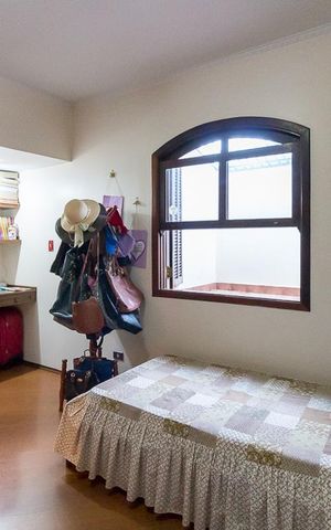 Casa à venda com 431m², 4 quartos e 5 vagasQuarto 1