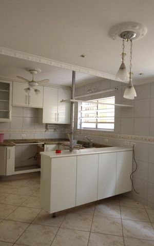 Casa à venda com 101m², 2 quartos e 2 vagasCozinha