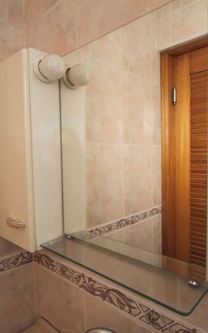 Casa à venda com 101m², 2 quartos e 2 vagasBanheiro de Serviço