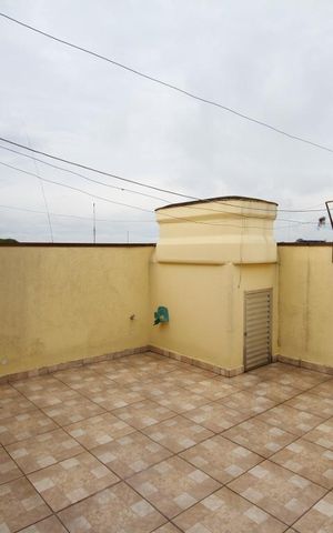 Casa à venda com 101m², 2 quartos e 2 vagasVaranda Fundos