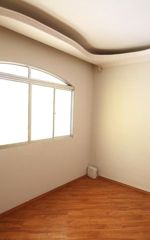 Casa à venda com 101m², 2 quartos e 2 vagasSala