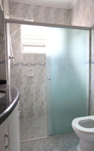 Casa à venda com 101m², 2 quartos e 2 vagasBanheiro