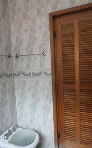 Casa à venda com 101m², 2 quartos e 2 vagasBanheiro