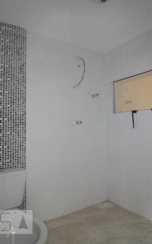 Casa de condomínio para alugar com 42m², 1 quarto e sem vagaBanheiro