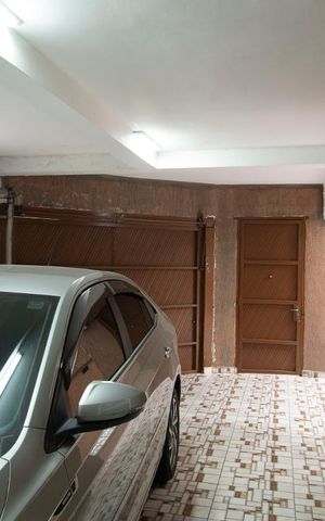 Casa à venda com 216m², 3 quartos e 3 vagas Casa à venda com 216m², 3 quartos e 3 vagasGaragem