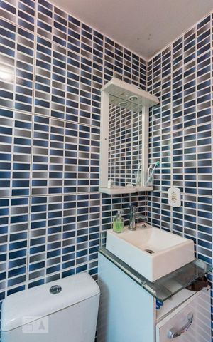 Apartamento à venda com 47m², 2 quartos e sem vaga Apartamento à venda com 47m², 2 quartos e sem vagaBanheiro
