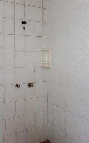Casa à venda com 328m², 3 quartos e 3 vagas Casa à venda com 328m², 3 quartos e 3 vagasBanheiro da Suite