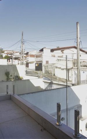 Casa à venda com 138m², 3 quartos e 2 vagasVaranda