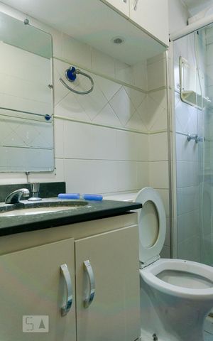 Apartamento à venda com 80m², 2 quartos e 1 vaga Apartamento à venda com 80m², 2 quartos e 1 vagaBanheiro Social
