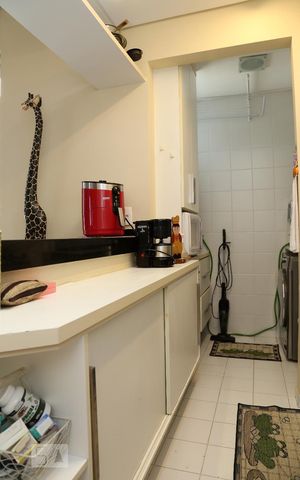 Apartamento à venda com 90m², 1 quarto e 2 vagasCozinha - Armários