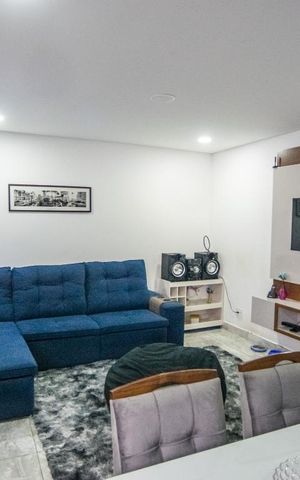 Casa à venda com 250m², 3 quartos e 4 vagas Casa à venda com 250m², 3 quartos e 4 vagasSala