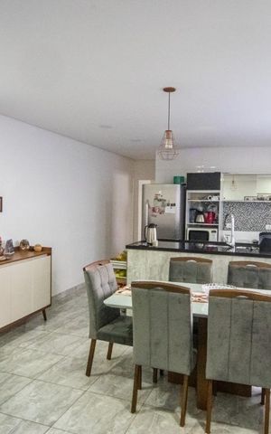 Casa à venda com 250m², 3 quartos e 4 vagas Casa à venda com 250m², 3 quartos e 4 vagasSala