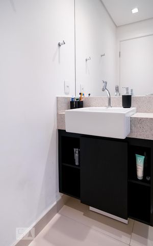 Studio à venda com 36m², 1 quarto e 1 vaga Studio à venda com 36m², 1 quarto e 1 vagaBanheiro Social