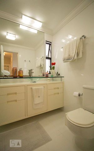 Apartamento à venda com 190m², 4 quartos e 4 vagasBanheiro Quarto 3 - Suíte