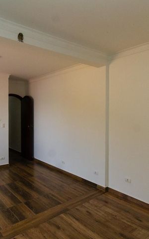 Casa à venda com 180m², 3 quartos e 6 vagas Casa à venda com 180m², 3 quartos e 6 vagasSuite 02
