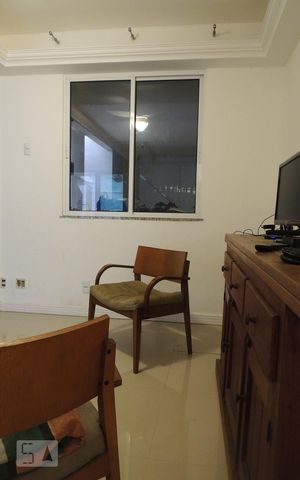 Casa de condomínio à venda com 190m², 4 quartos e 2 vagasSala 2