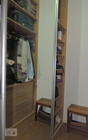 Casa de condomínio à venda com 190m², 4 quartos e 2 vagasCloset