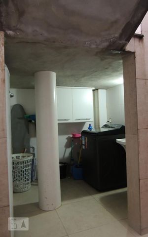 Casa de condomínio à venda com 190m², 4 quartos e 2 vagasLavanderia 