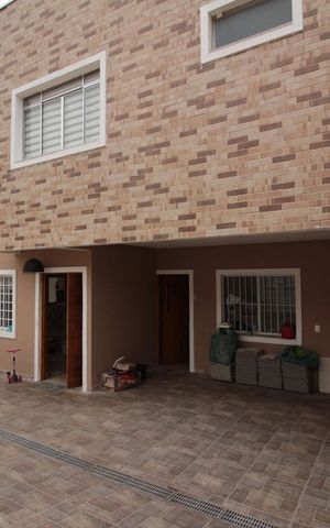Casa para alugar com 224m², 4 quartos e 4 vagas Casa para alugar com 224m², 4 quartos e 4 vagasGaragem e Entrada do Escritório