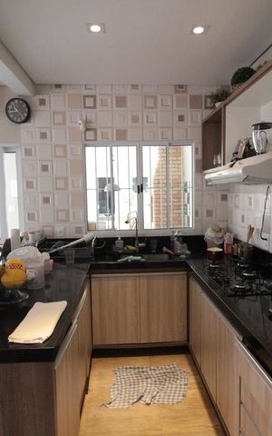 Casa para alugar com 224m², 4 quartos e 4 vagas Casa para alugar com 224m², 4 quartos e 4 vagasCozinha