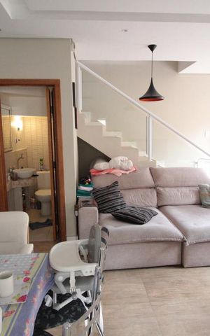 Casa para alugar com 224m², 4 quartos e 4 vagas Casa para alugar com 224m², 4 quartos e 4 vagasSala
