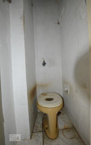 Apartamento à venda com 70m², 2 quartos e sem vagaBanheiro de Serviço