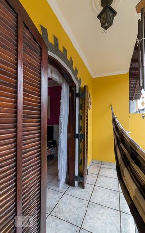 Casa à venda com 250m², 4 quartos e 2 vagasVaranda quarto 4 suíte