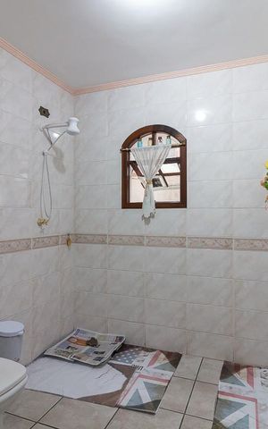 Casa à venda com 250m², 4 quartos e 2 vagasLavabo