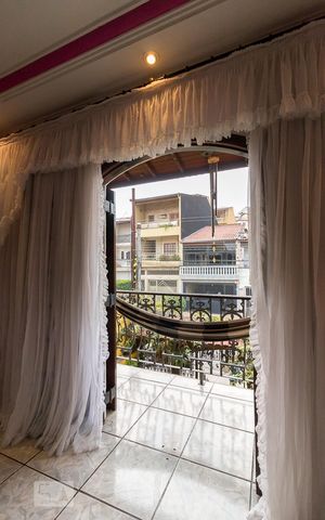 Casa à venda com 250m², 4 quartos e 2 vagasVaranda quarto 4 suíte