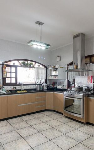 Casa à venda com 250m², 4 quartos e 2 vagasCozinha