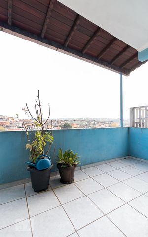 Casa à venda com 250m², 4 quartos e 2 vagasVaranda quarto 2