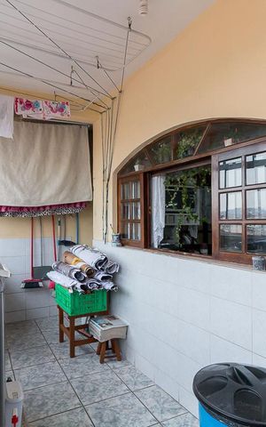 Casa à venda com 250m², 4 quartos e 2 vagasÁrea de serviço