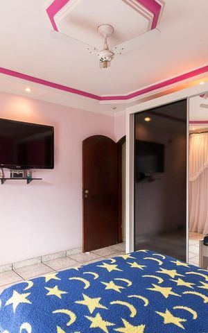 Casa à venda com 250m², 4 quartos e 2 vagasQuarto 4 suíte