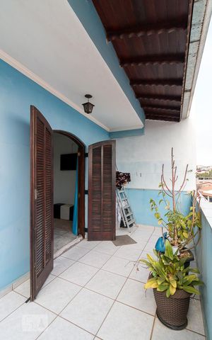 Casa à venda com 250m², 4 quartos e 2 vagasVaranda quarto 2