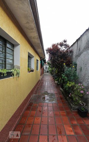 Casa para alugar com 268m², 4 quartos e 2 vagas Casa para alugar com 268m², 4 quartos e 2 vagasCorredor