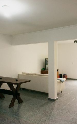 Casa para alugar com 330m², 4 quartos e 2 vagas Casa para alugar com 330m², 4 quartos e 2 vagasSala