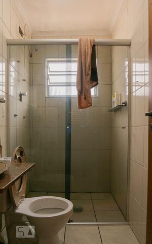 Casa para alugar com 330m², 4 quartos e 2 vagas Casa para alugar com 330m², 4 quartos e 2 vagasBanheiro da Suíte 2