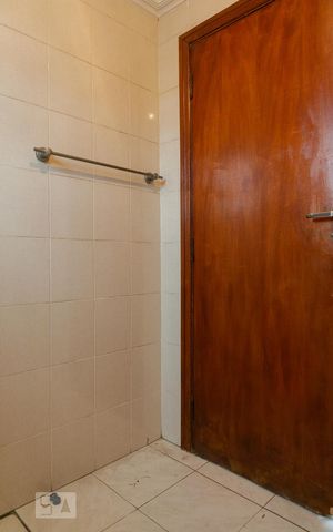 Casa para alugar com 330m², 4 quartos e 2 vagas Casa para alugar com 330m², 4 quartos e 2 vagasBanheiro