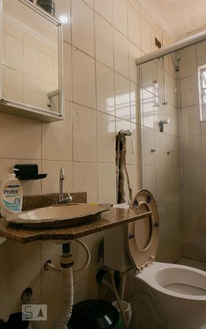 Casa para alugar com 330m², 4 quartos e 2 vagas Casa para alugar com 330m², 4 quartos e 2 vagasBanheiro da Suíte 2