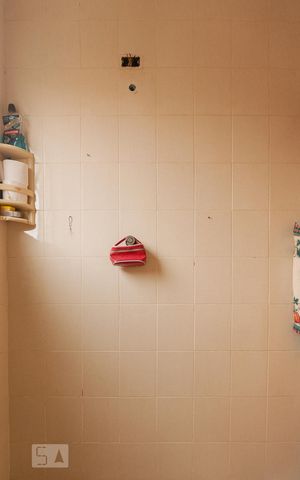 Casa para alugar com 330m², 4 quartos e 2 vagas Casa para alugar com 330m², 4 quartos e 2 vagasBanheiro Social
