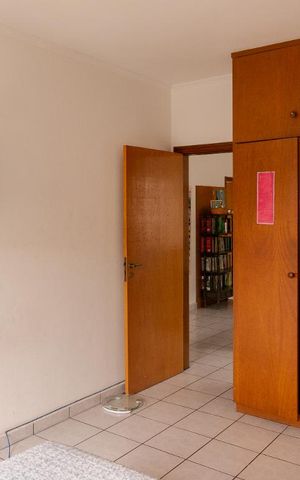 Casa para alugar com 330m², 4 quartos e 2 vagas Casa para alugar com 330m², 4 quartos e 2 vagasSuíte 2