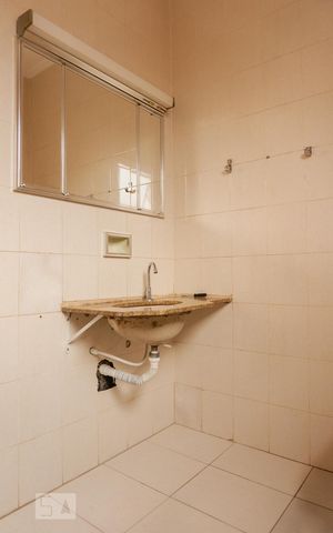 Casa para alugar com 330m², 4 quartos e 2 vagas Casa para alugar com 330m², 4 quartos e 2 vagasBanheiro Social