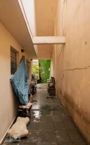 Casa para alugar com 330m², 4 quartos e 2 vagas Casa para alugar com 330m², 4 quartos e 2 vagasCorredor