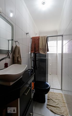 Casa à venda com 130m², 3 quartos e 2 vagas Casa à venda com 130m², 3 quartos e 2 vagasBanheiro da Suíte 2