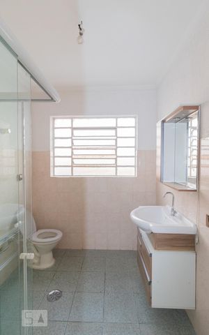 Casa à venda com 135m², 3 quartos e 2 vagas Casa à venda com 135m², 3 quartos e 2 vagasBanheiro 1