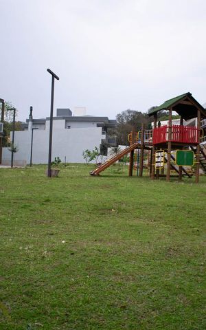 Casa de condomínio à venda com 213m², 4 quartos e 4 vagasPlayGround