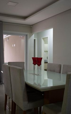 Casa de condomínio à venda com 213m², 4 quartos e 4 vagasSala de Estar
