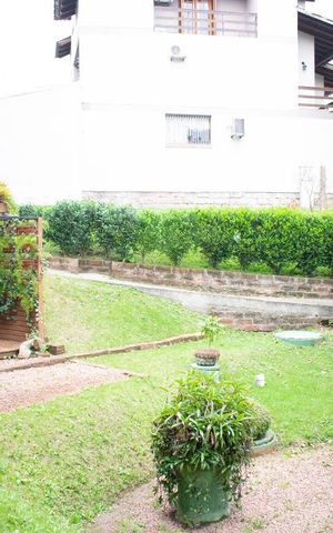 Casa de condomínio à venda com 213m², 4 quartos e 4 vagasÁrea Comum