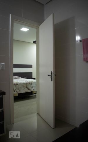 Casa de condomínio à venda com 213m², 4 quartos e 4 vagasBanheiro Suíte