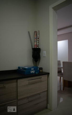 Casa de condomínio à venda com 213m², 4 quartos e 4 vagasEscritório